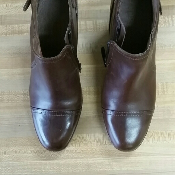 clarks heeled booties